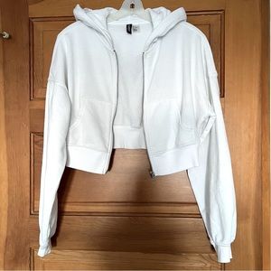 White Cropped Hoodie 🤍